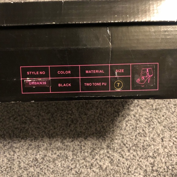 🌸4/$20🌸Bumper Black Opened Toe Booties Size 7 NIB - Picture 7 of 11